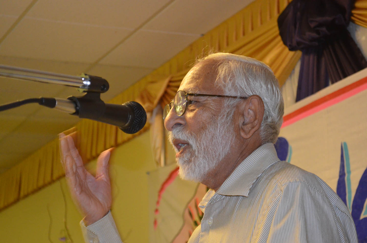 Urdu Academy 10-21-2012-Hatim Rani